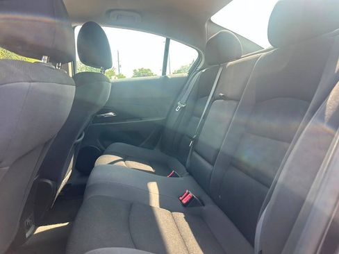 Used 2016 Chevrolet Cruze LT FWD image 16