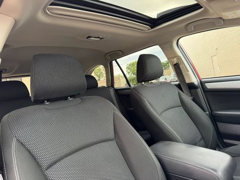 Used 2018 Subaru Outback 2.5i Premium AWD/4WD image 30