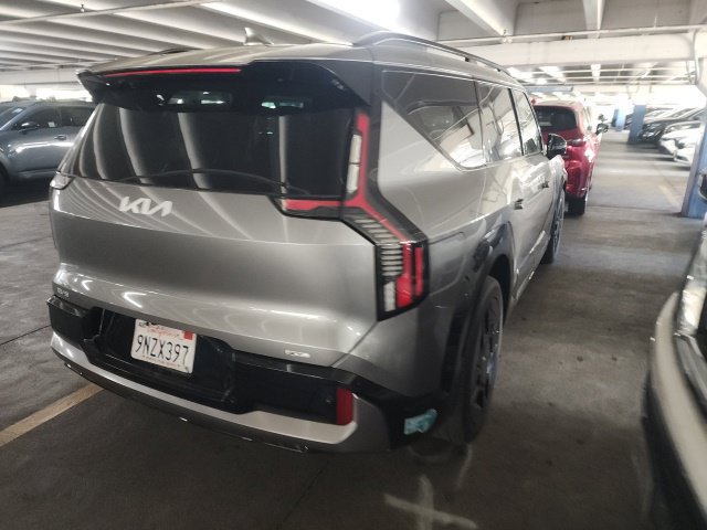 Certified 2024 Kia EV9 GT-Line AWD/4WD image 3