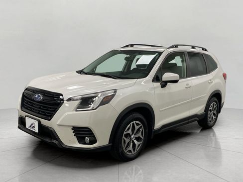 Used 2023 Subaru Forester Premium AWD/4WD image 10