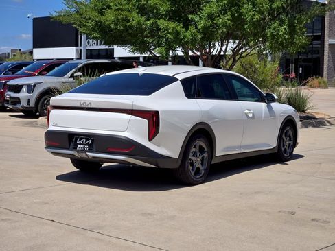 New 2026 Kia K4 FWD image 4