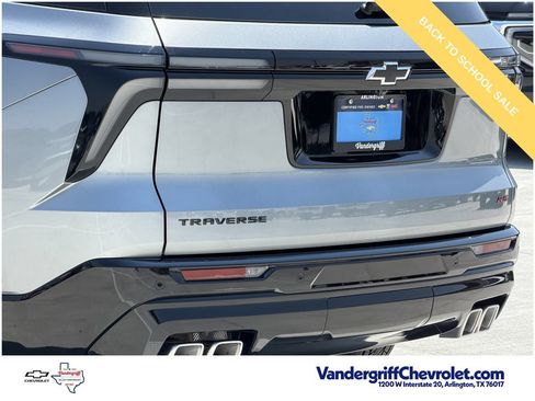 Used 2026 Chevrolet Traverse RS w/ LPO, Floor Liner Package FWD image 6
