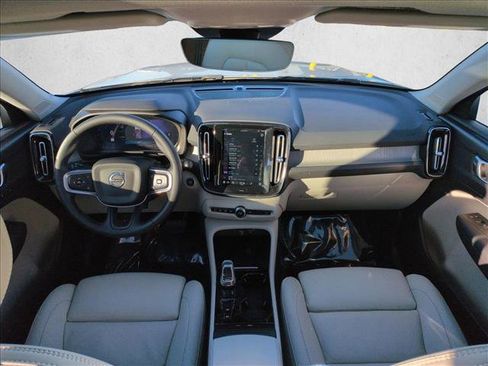 Used 2023 Volvo XC40 B4 Plus w/ Driver Assist Package image 19