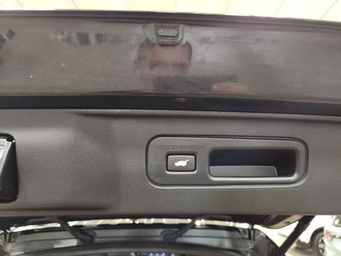 Certified 2025 Honda Pilot Black Edition image 29