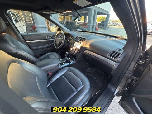 Used 2018 Ford Explorer XLT w/ Equipment Group 202A AWD/4WD image 25