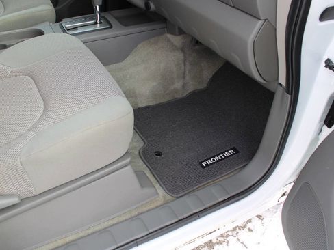 Used 2016 Nissan Frontier SV w/ SV Value Truck Package image 41