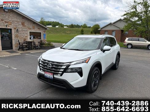 Used 2024 Nissan Rogue SV w/ SV Premium Package AWD/4WD image 1