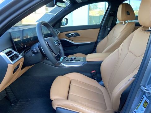 Used 2025 BMW 330i xDrive Sedan w/ M Sport Package image 26