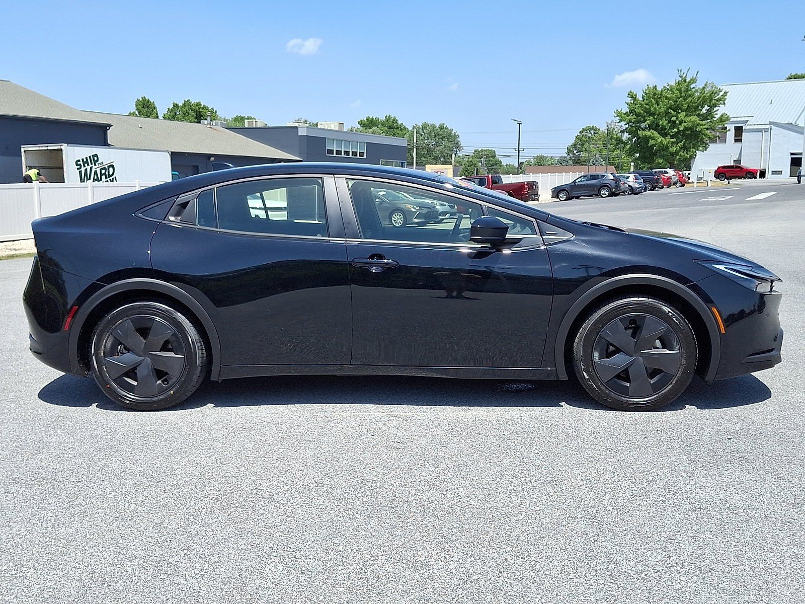 Used 2025 Toyota Prius LE FWD image 8