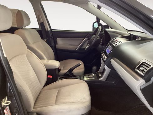 Used 2017 Subaru Forester 2.5i Premium w/ All-Weather Package image 15