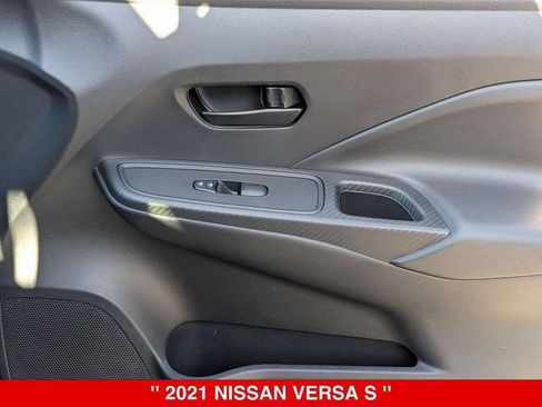 Used 2021 Nissan Versa S FWD image 31