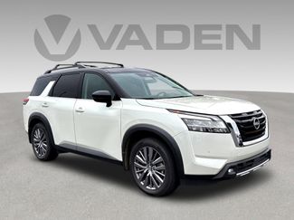 Used 2023 Nissan Pathfinder SL w/ SL Premium Package video 1