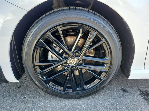 Used 2025 Toyota Camry SE image 31