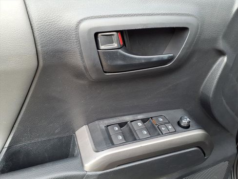 Certified 2022 Toyota Tacoma SR5 image 13