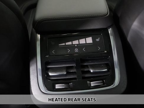 Used 2022 Volvo XC60 B6 Inscription w/ Climate Package image 8