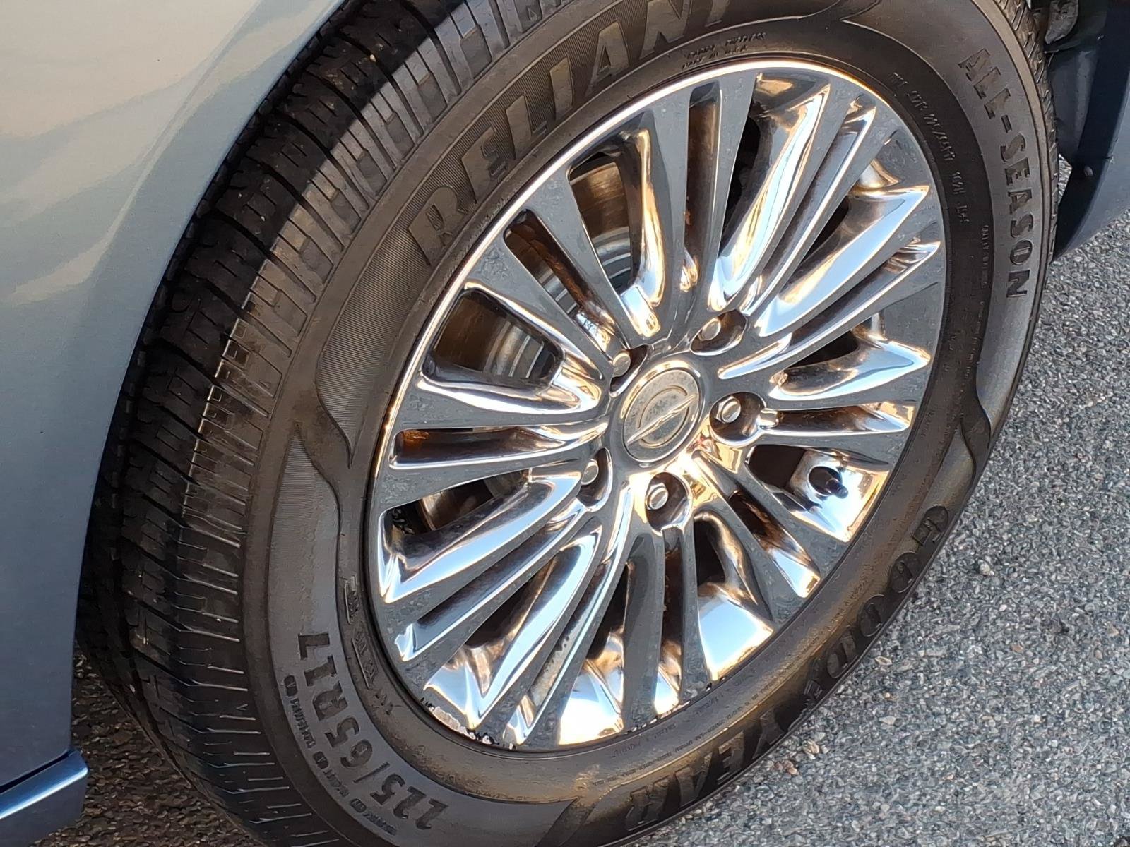 Used 2011 Chrysler Town & Country Limited w/ Trailer Tow Group FWD image 14