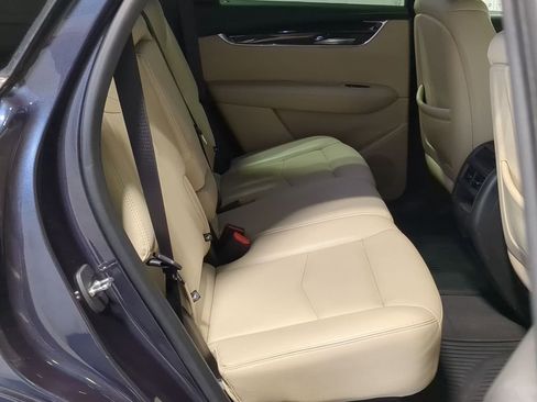 Used 2019 Cadillac XT5 FWD image 32