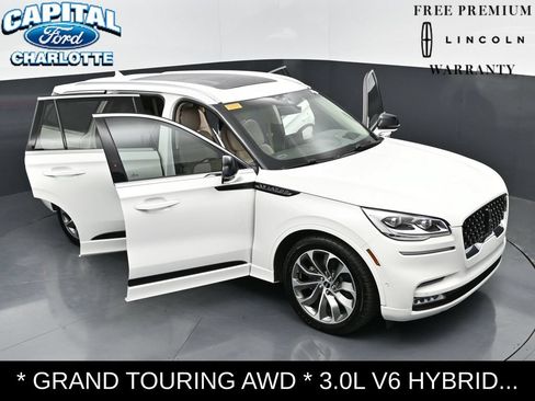 Used 2020 Lincoln Aviator Grand Touring w/ Equipment Group 302A AWD/4WD image 39