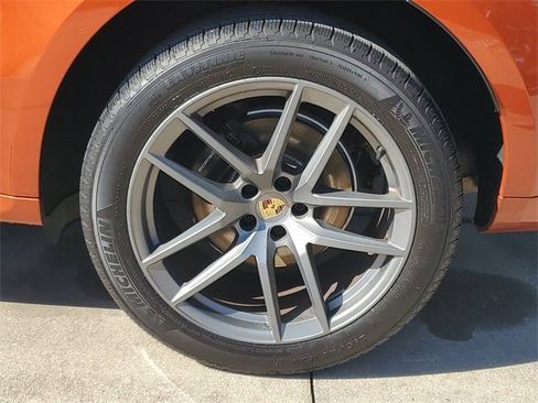 Used 2022 Porsche Macan image 12