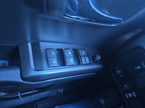 Used 2022 Toyota Tacoma TRD Off-Road image 23