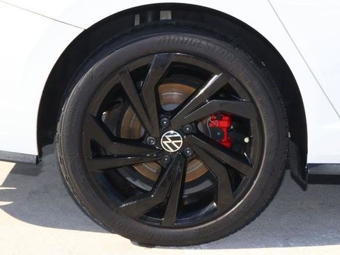 Used 2023 Volkswagen Jetta GLI Autobahn FWD image 9