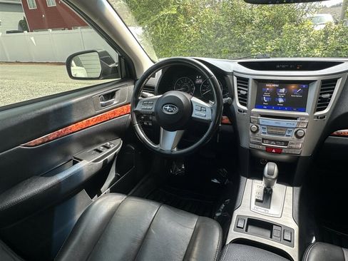 Used 2011 Subaru Outback 3.6R Limited AWD/4WD image 5