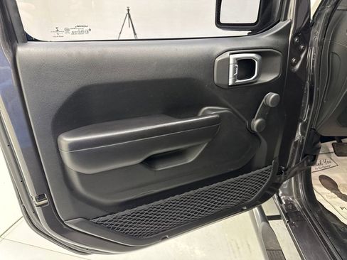 Used 2020 Jeep Wrangler Sport image 11
