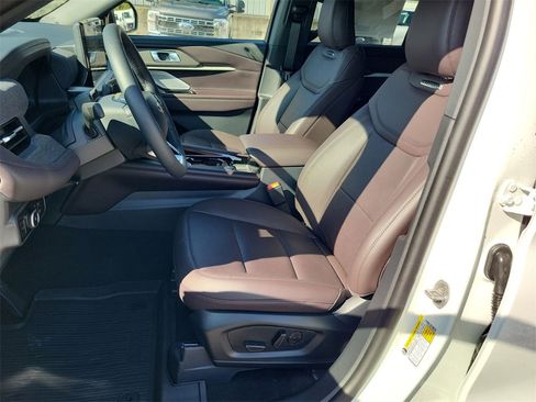 New 2026 Ford Explorer Platinum image 13