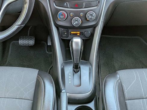 Used 2022 Chevrolet Trax LT w/ Driver Confidence Package AWD/4WD image 20