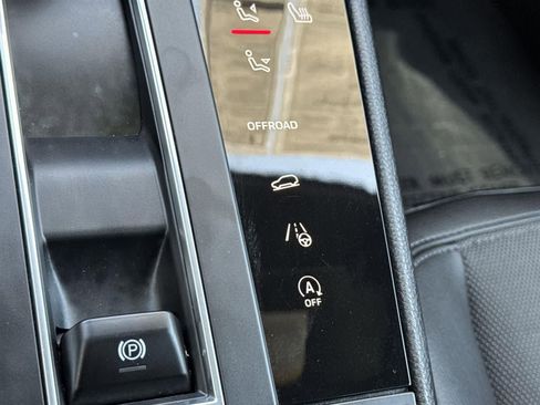 Used 2022 Porsche Macan image 19