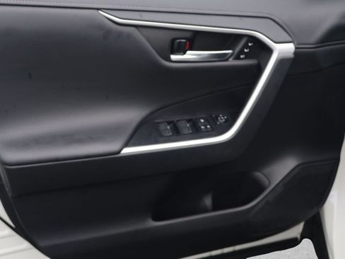 Certified 2022 Toyota RAV4 Limited AWD/4WD image 9