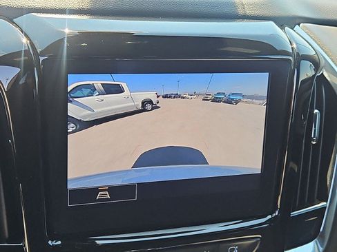 Used 2023 Chevrolet Traverse LT FWD image 14