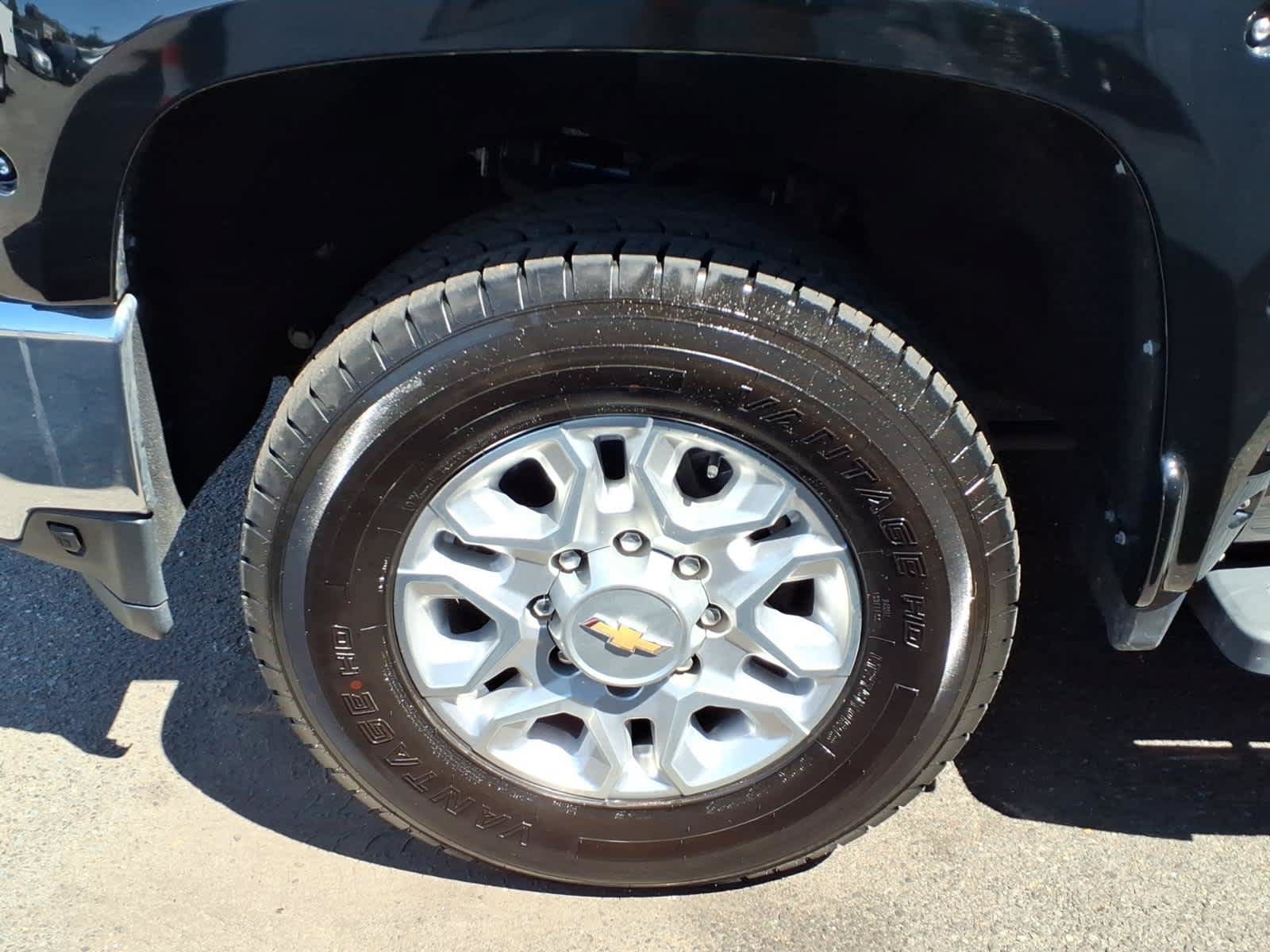 Used 2022 Chevrolet Silverado 3500 LT w/ All Star Edition AWD/4WD image 8