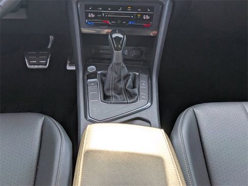 Certified 2023 Volkswagen Tiguan SE R-Line image 21