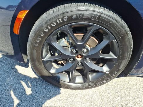 Used 2025 Chrysler Pacifica Limited FWD image 6