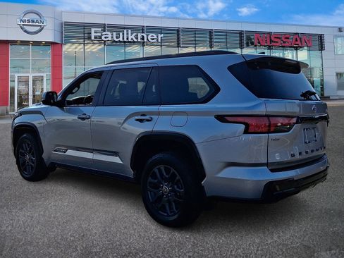 Used 2023 Toyota Sequoia Platinum image 4