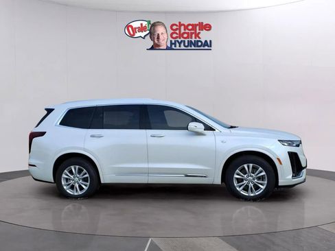Used 2023 Cadillac XT6 Luxury w/ LPO, Floor Liner Package FWD image 6
