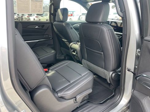 Used 2025 Chevrolet Traverse LT w/ LPO, Floor Liner Package image 21