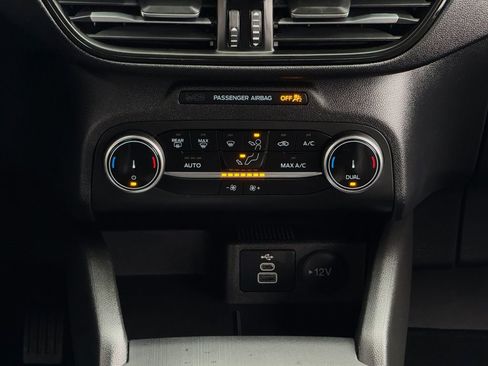 Used 2025 Ford Escape ST-Line image 18