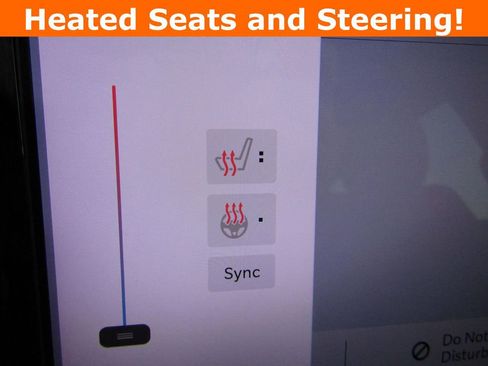 Used 2024 Chrysler Pacifica Select image 16