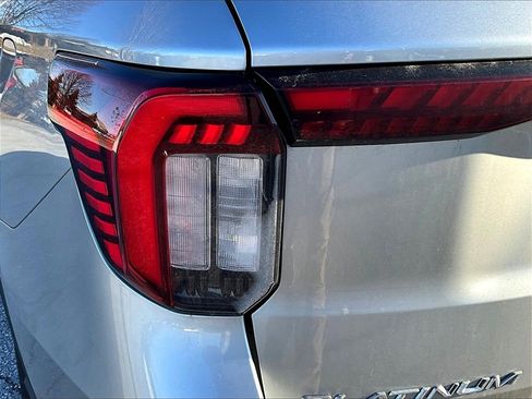 Used 2025 Ford Explorer Platinum w/ Ultimate Package image 32