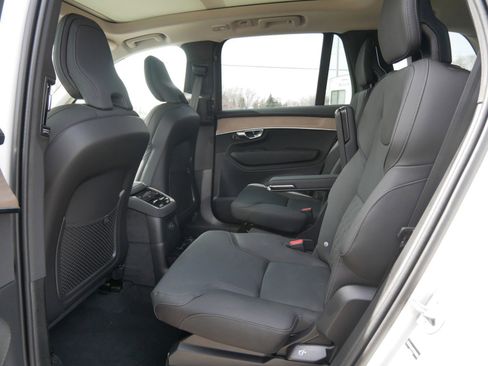 New 2026 Volvo XC90 T8 Plus AWD/4WD image 6