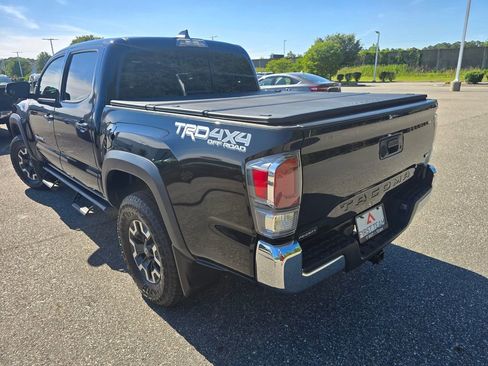 Used 2023 Toyota Tacoma TRD Off-Road AWD/4WD image 7