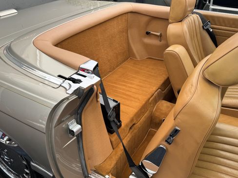 Used 1988 Mercedes-Benz 560 SL image 24