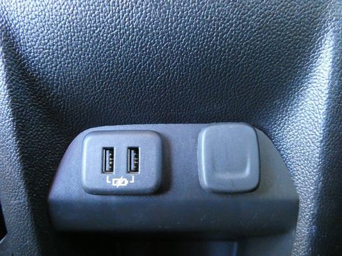 Used 2020 Chevrolet Colorado LT w/ Safety Package image 19