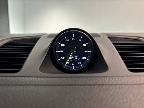 Used 2019 Porsche Cayenne E-Hybrid image 19