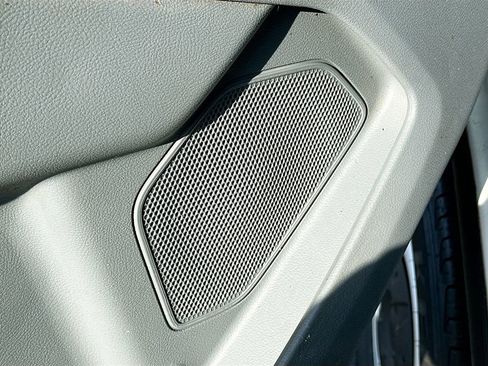 Used 2018 Ford Transit 250 130 Low Roof image 21