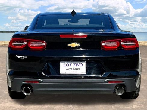Used 2022 Chevrolet Camaro LT RWD image 7