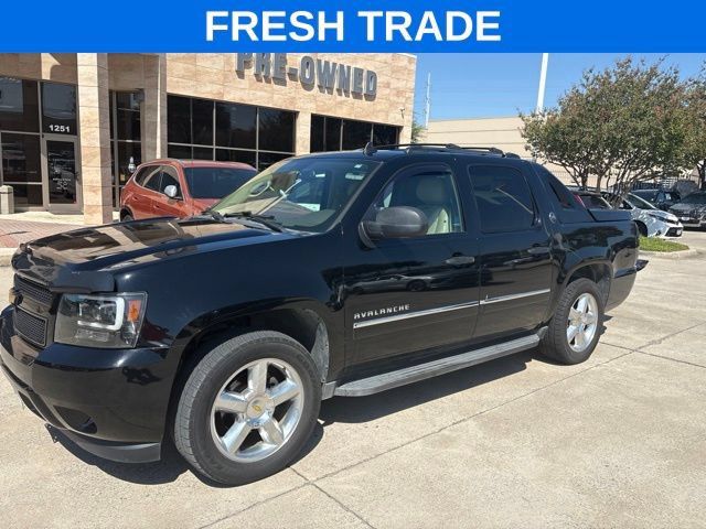 Used 2013 Chevrolet Avalanche LTZ RWD image 1