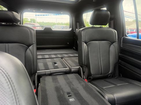 Certified 2024 Jeep Wagoneer Series II AWD/4WD image 63